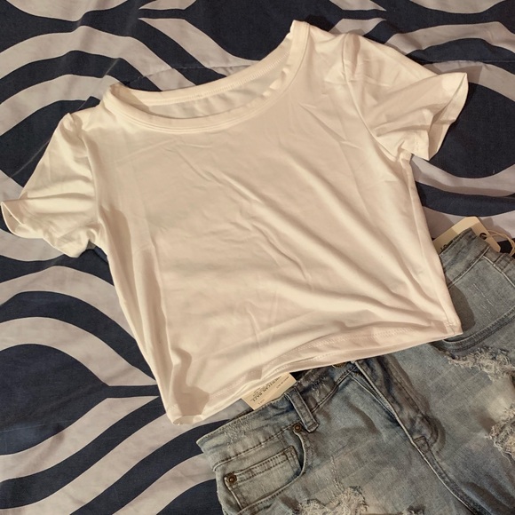 Basic Crop Top 👚 - Picture 5 of 5